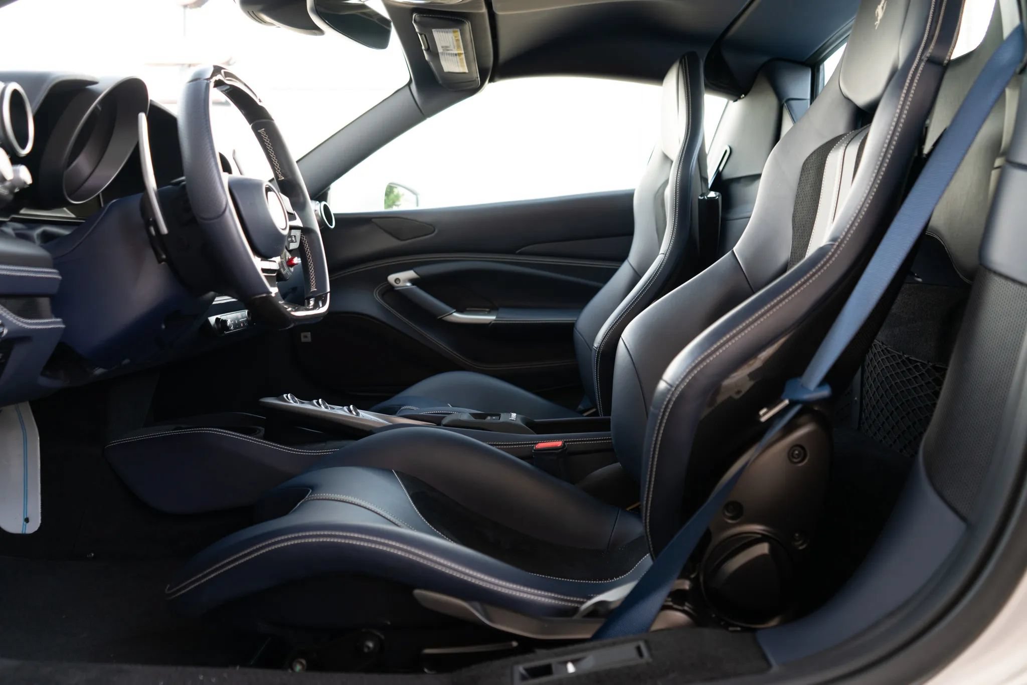 Used 2022 Ferrari F8 Tributo RWD image 64