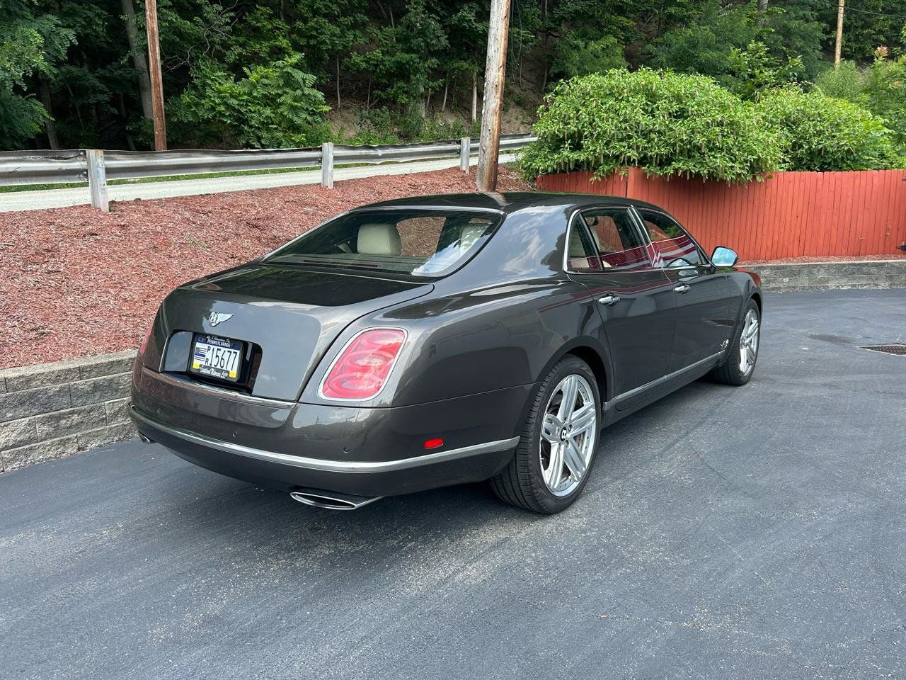 Used 2011 Bentley Mulsanne RWD image 5