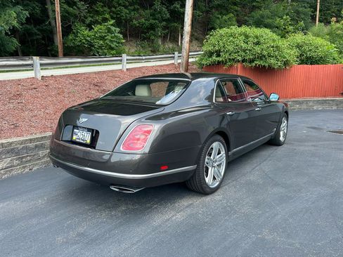 Used 2011 Bentley Mulsanne RWD image 5
