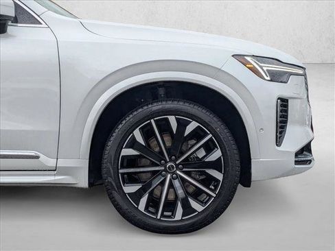 Certified 2025 Volvo XC90 T8 Plus w/ Protection Package Premier image 8