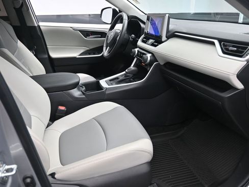 Used 2024 Toyota RAV4 XLE Premium image 29