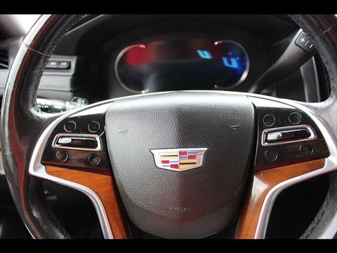 Used 2018 Cadillac Escalade Premium Luxury RWD image 28