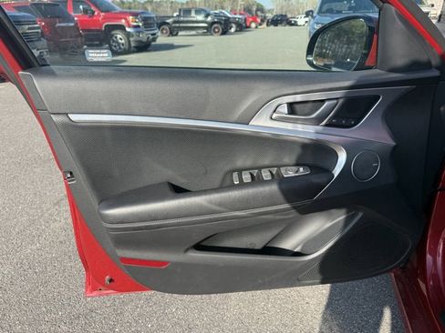 Used 2019 Genesis G70 3.3T Advanced image 12