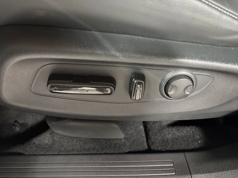 Used 2025 Honda CR-V EX-L image 15