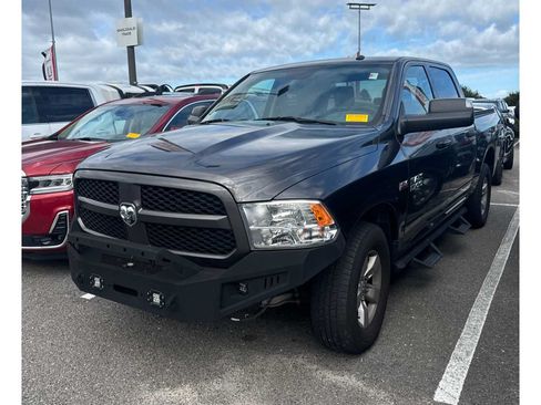 Used 2017 RAM 1500 Express AWD/4WD image 1