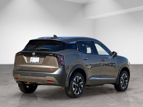 Used 2025 Nissan Kicks SR FWD image 7