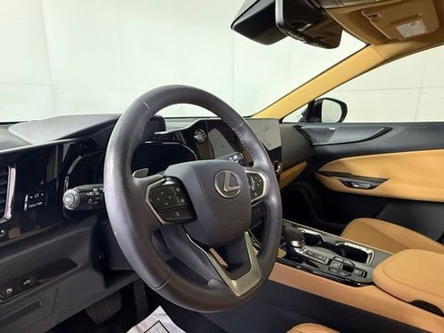 Used 2025 Lexus NX 350 AWD w/ Luxury Package image 15