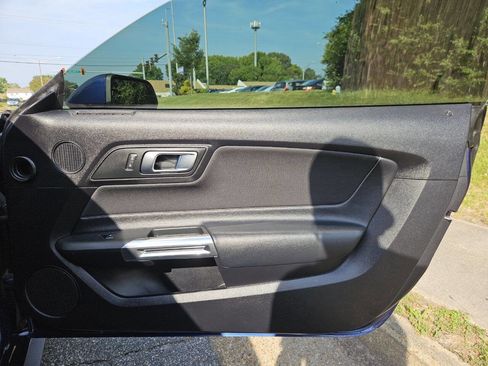 Used 2019 Ford Mustang Coupe w/ Equipment Group 101A RWD image 20