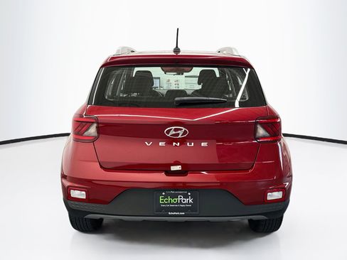 Used 2025 Hyundai Venue SEL FWD image 7