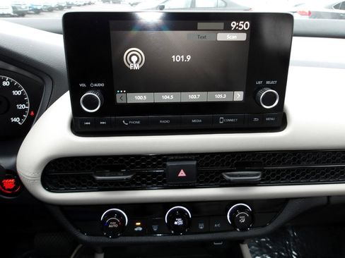 Used 2023 Honda HR-V LX image 19