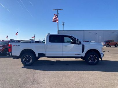 New 2026 Ford F350 Platinum w/ FX4 Off-Road Package
