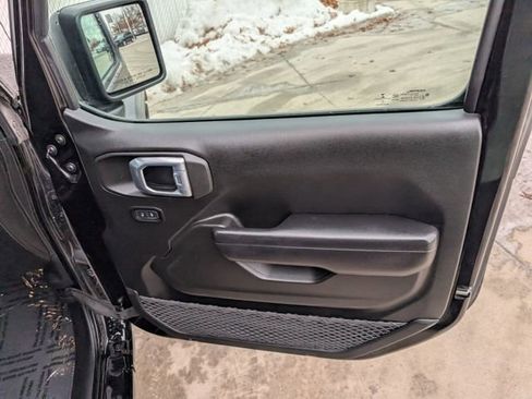 Used 2021 Jeep Wrangler Unlimited Sport image 31