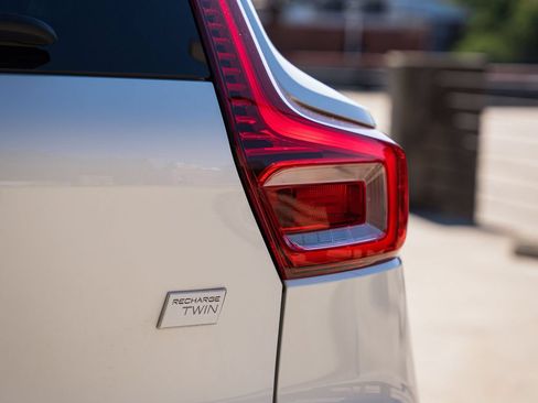 Certified 2023 Volvo XC40 Recharge Ultimate AWD/4WD image 5