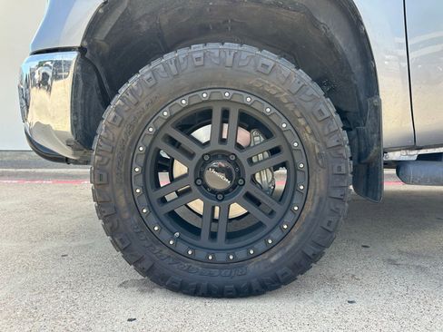 Used 2020 Toyota Tundra SR5 w/ SR5 Upgrade Package AWD/4WD image 7