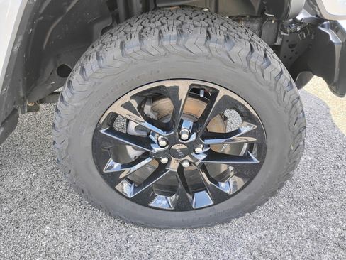 Used 2021 Jeep Wrangler Unlimited Sahara AWD/4WD image 27