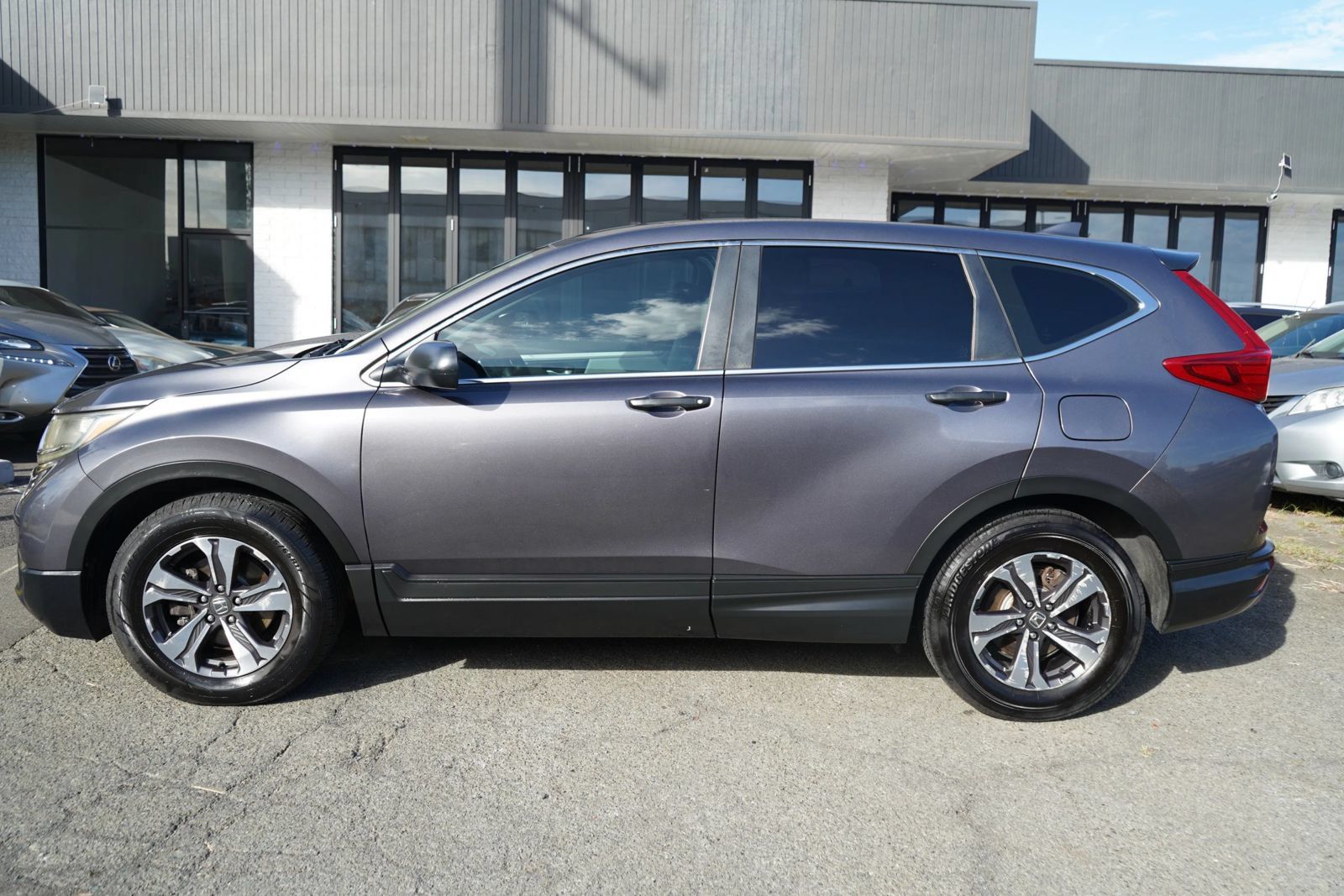 Used 2017 Honda CR-V LX image 2