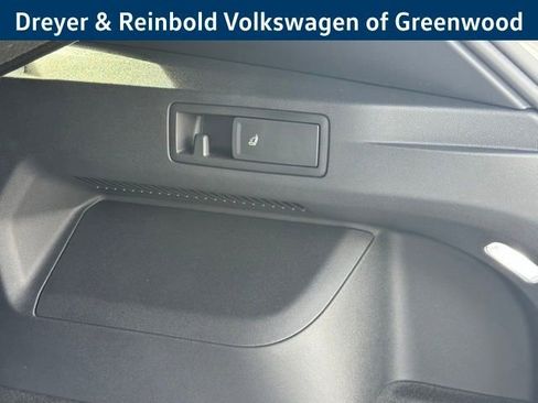 New 2026 Volkswagen Tiguan SEL R-Line image 36