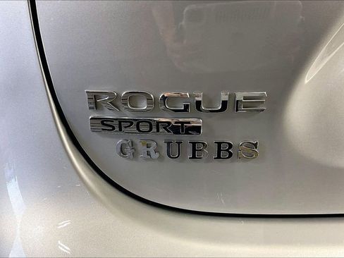 Used 2022 Nissan Rogue Sport S image 40