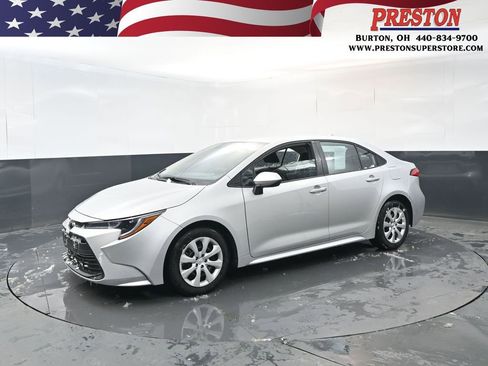 Used 2025 Toyota Corolla LE image 1