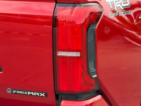 Used 2025 Toyota Tacoma TRD Off-Road AWD/4WD image 28