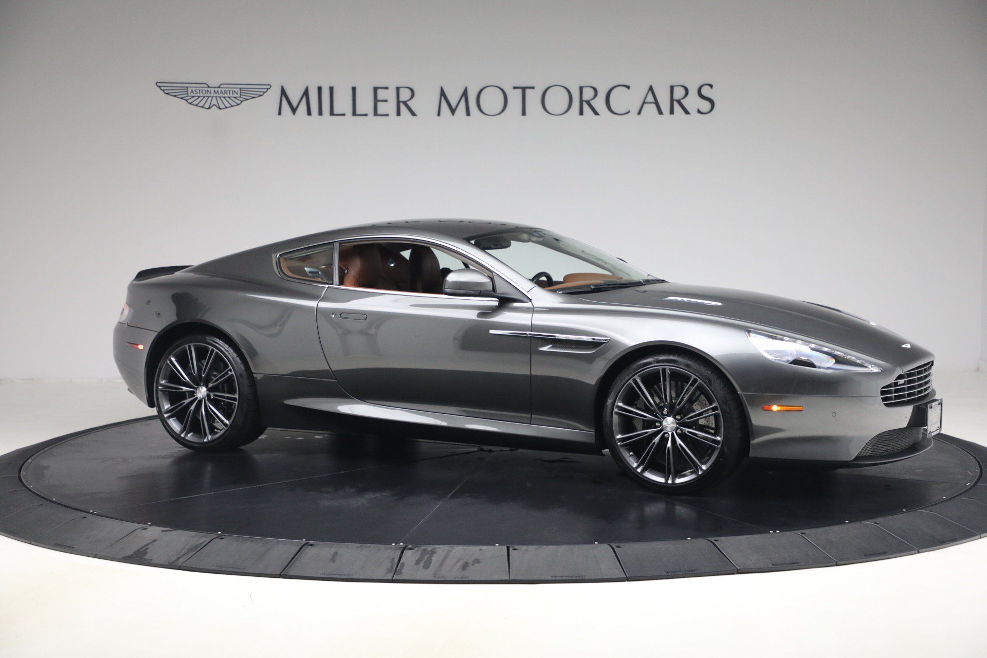 Used 2014 Aston Martin DB9 Coupe RWD image 10