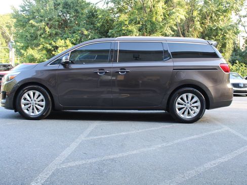 Used 2016 Kia Sedona EX FWD image 25