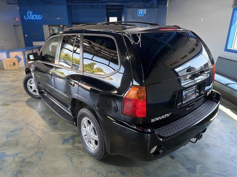 Used 2005 GMC Envoy Denali AWD/4WD image 3