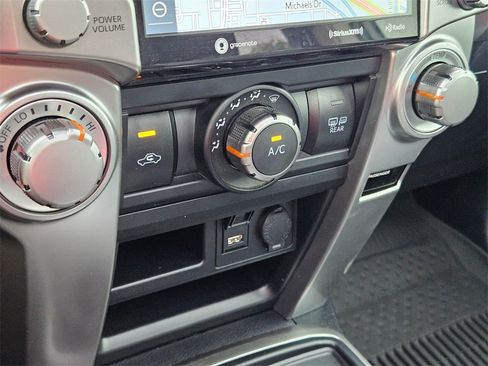 Used 2022 Toyota 4Runner SR5 Premium image 22