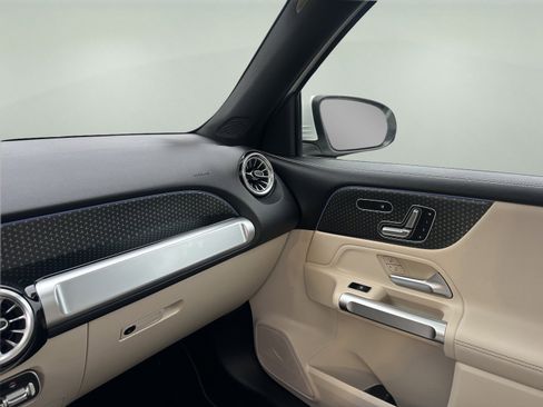 Used 2024 Mercedes-Benz GLB 250 4MATIC image 17