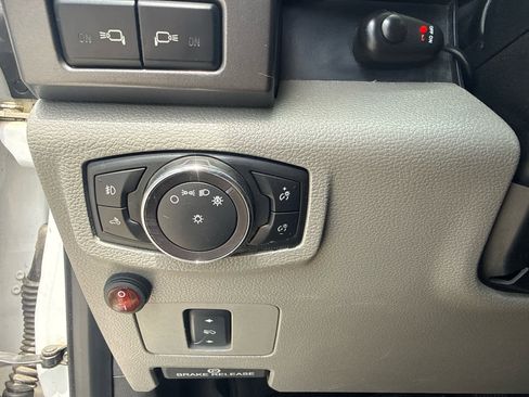 Used 2017 Ford F250 XLT w/ XLT Value Package AWD/4WD image 16