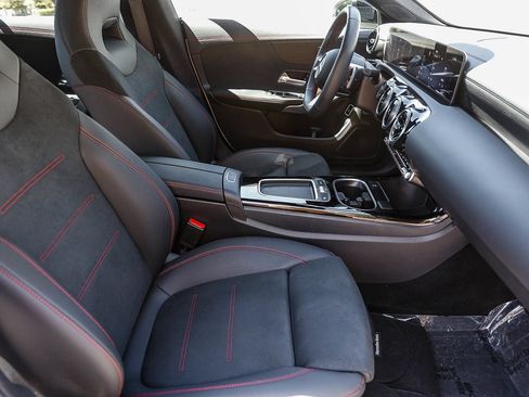 Certified 2026 Mercedes-Benz CLA 250 image 17