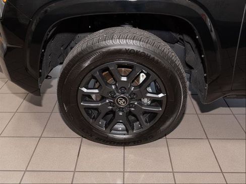 Used 2025 Toyota Tundra Platinum image 5