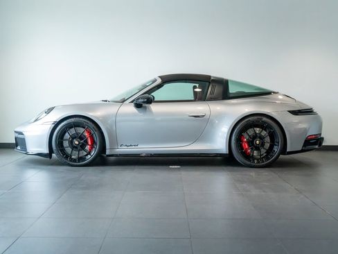 Certified 2026 Porsche 911 Targa 4 GTS AWD/4WD image 2