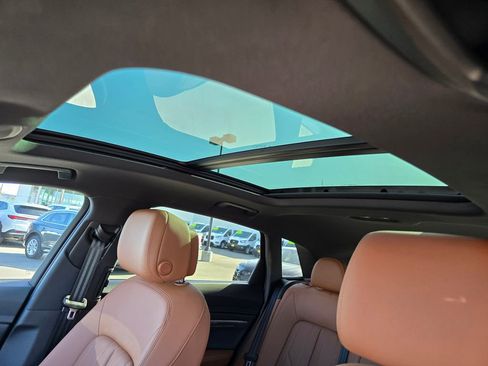 Used 2023 Audi e-tron Premium Plus w/ Premium Plus Package image 5