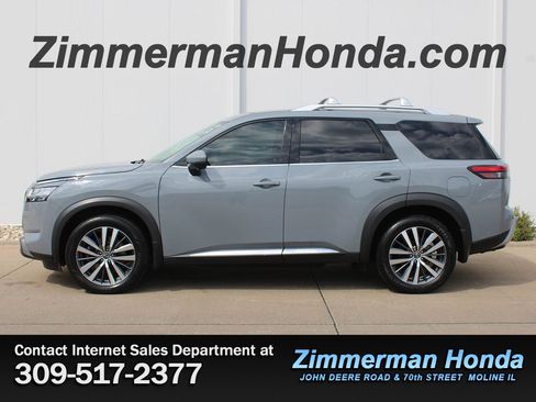 Used 2022 Nissan Pathfinder Platinum w/ Cargo Package AWD/4WD image 24