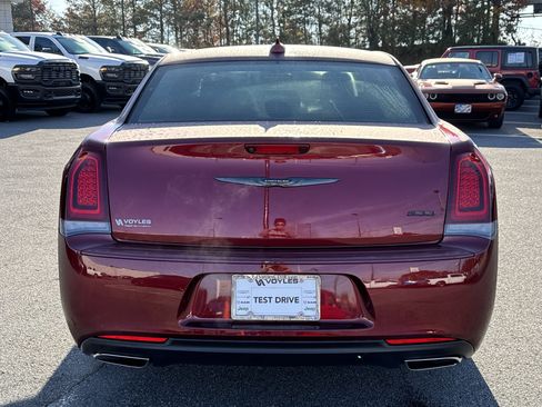 Used 2021 Chrysler 300 Touring w/ Sport Appearance Package image 7