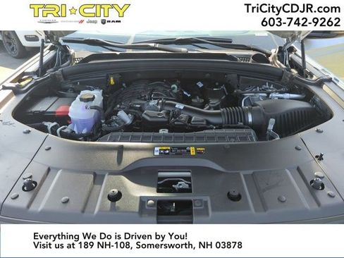 New 2025 Jeep Grand Cherokee Altitude image 32