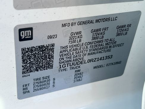 Used 2024 GMC Sierra 1500 SLT w/ SLT Premium Plus Package AWD/4WD image 29