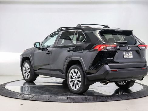 Used 2022 Toyota RAV4 XLE Premium FWD image 2