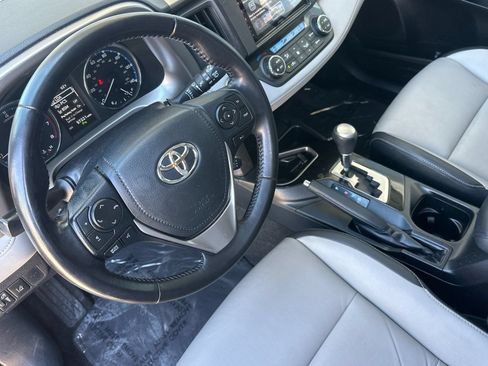 Used 2016 Toyota RAV4 Limited FWD image 28