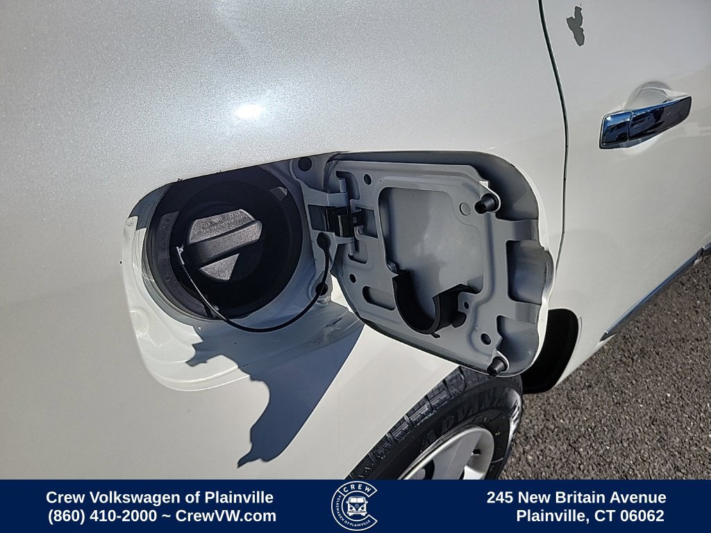 Used 2015 Nissan Rogue S w/ Convenience Package AWD/4WD image 34