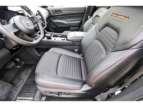 Used 2025 Nissan Pathfinder Rock Creek image 12