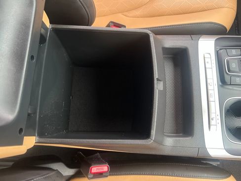Certified 2024 Kia Carnival LX FWD image 21