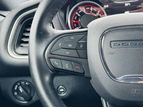 Certified 2016 Dodge Challenger SXT image 9