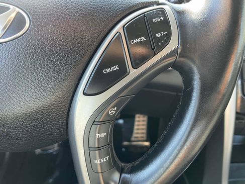 Used 2013 Hyundai Elantra GT w/ Touch & Go Pkg image 18
