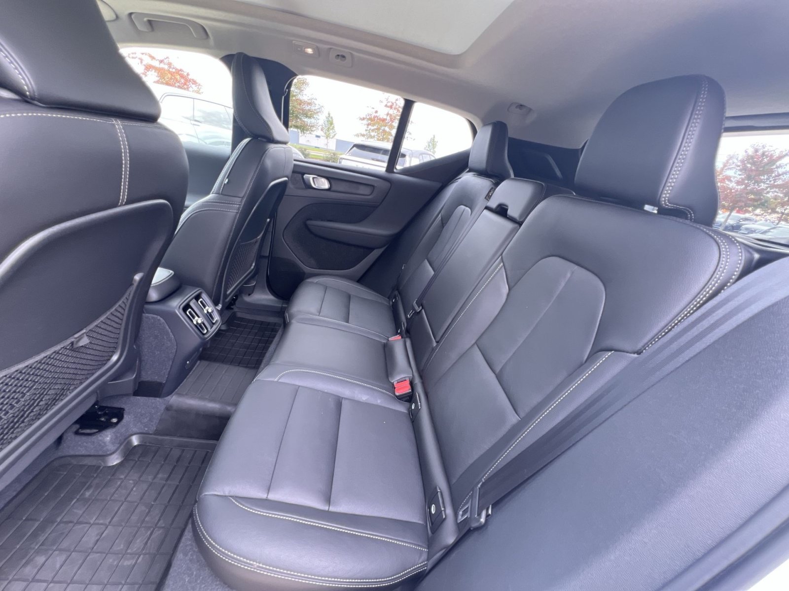 Used 2024 Volvo XC40 B5 Plus w/ Climate Package AWD/4WD image 25