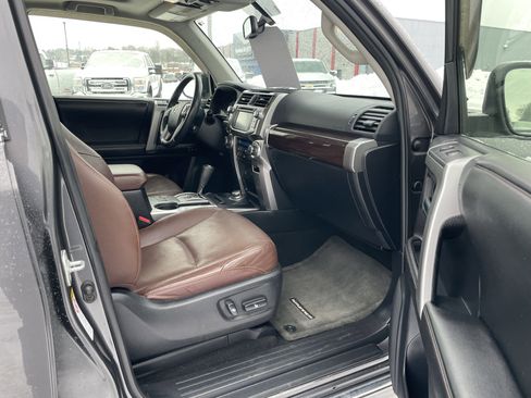 Used 2015 Toyota 4Runner Limited image 31