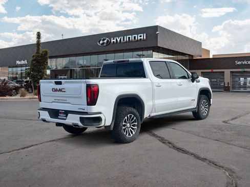 Used 2022 GMC Sierra 1500 AT4 w/ AT4 Premium Package image 5