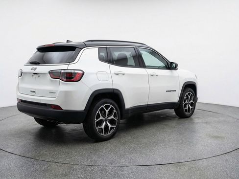 Used 2025 Jeep Compass Limited AWD/4WD image 9