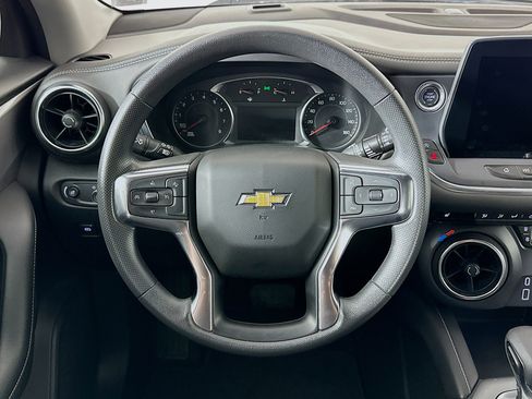 Used 2025 Chevrolet Blazer LT image 17